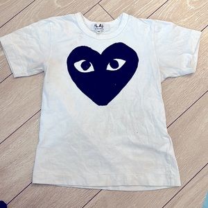 Comme des GARÇON Play Xs t shirt white with black heart